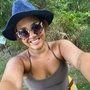 Meet your Posher, Amanda